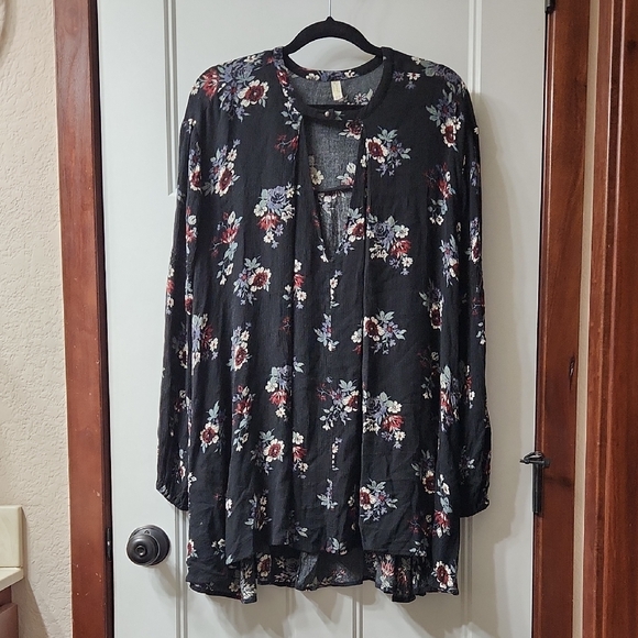 Free People Dresses & Skirts - Free People LS Floral Dress - M